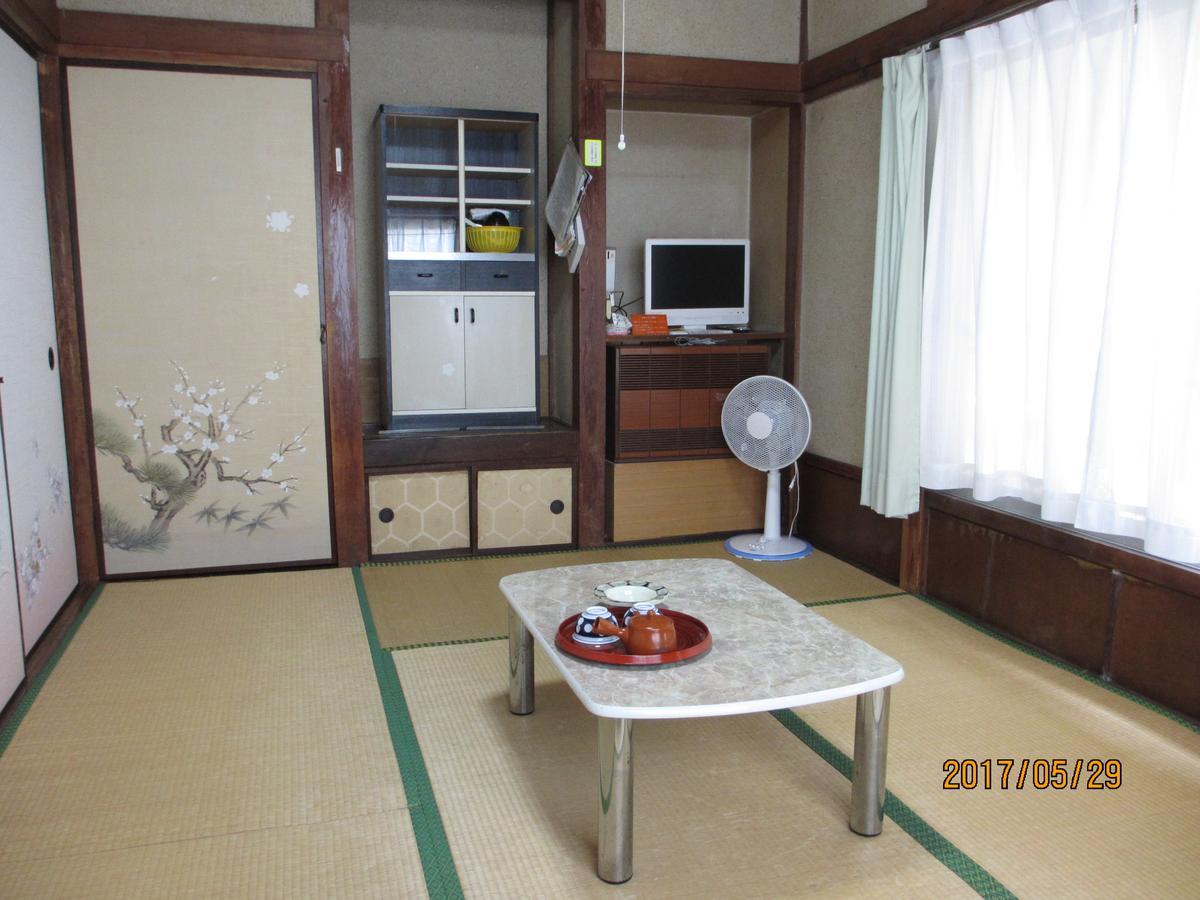 בפו Yokoso Ryokan מראה חיצוני תמונה