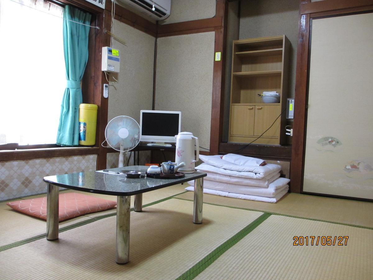 בפו Yokoso Ryokan מראה חיצוני תמונה